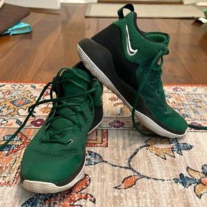 Nike Boys Basketball Shoes ZoomREV II, Boys 6